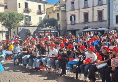 Nola, la “Staffetta dei diritti”: quattrocento bambini “colorano” il centro storico